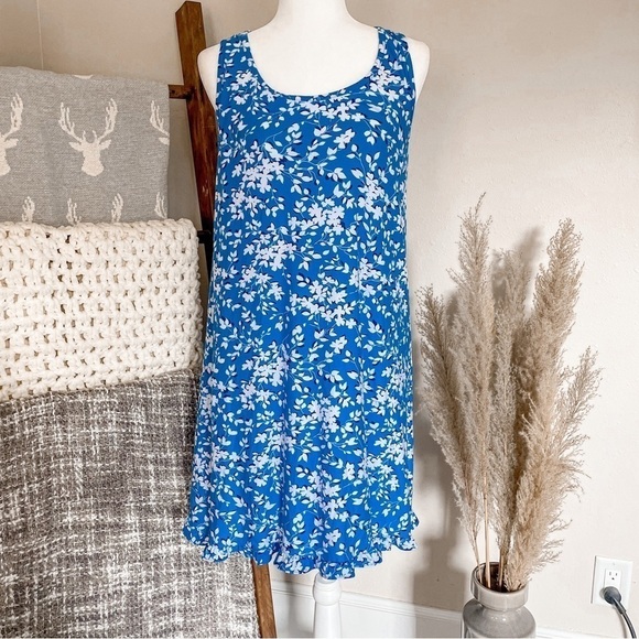 Draper James Sleeveless Ruffle Hem Blue & White dress, size S/M - Picture 3 of 16
